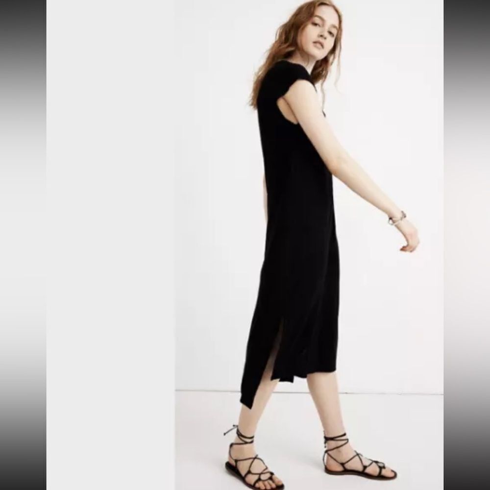 Madewell Women’s Muscle Midi Dress in Black
